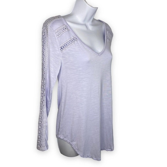 Deletta Women's Eyelet Long Sleeve Shirt Top Size XS Light Purple Curved Hem EUC - Picture 2 of 9